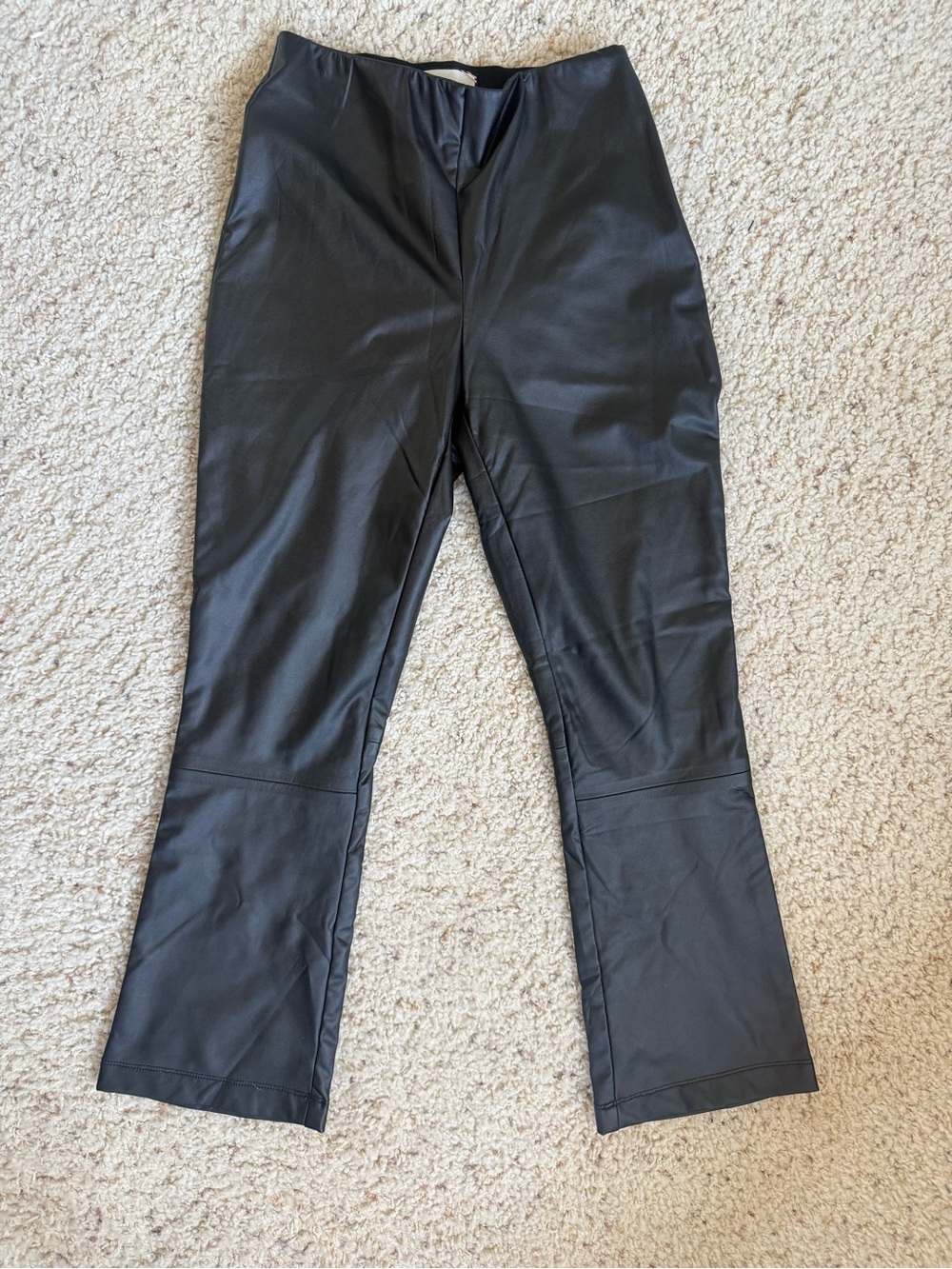 Tuckernuck Ashford  Faux Leather Solid Black  Kick Flare Pants Women’s Small - Picture 3 of 11